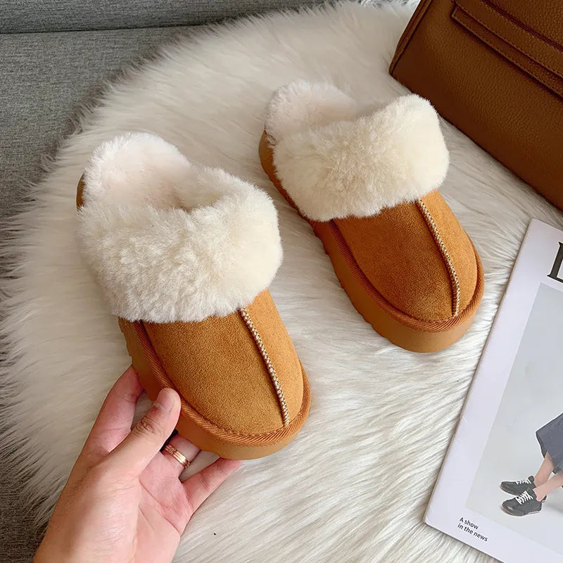 Stylish fur slippers for women 