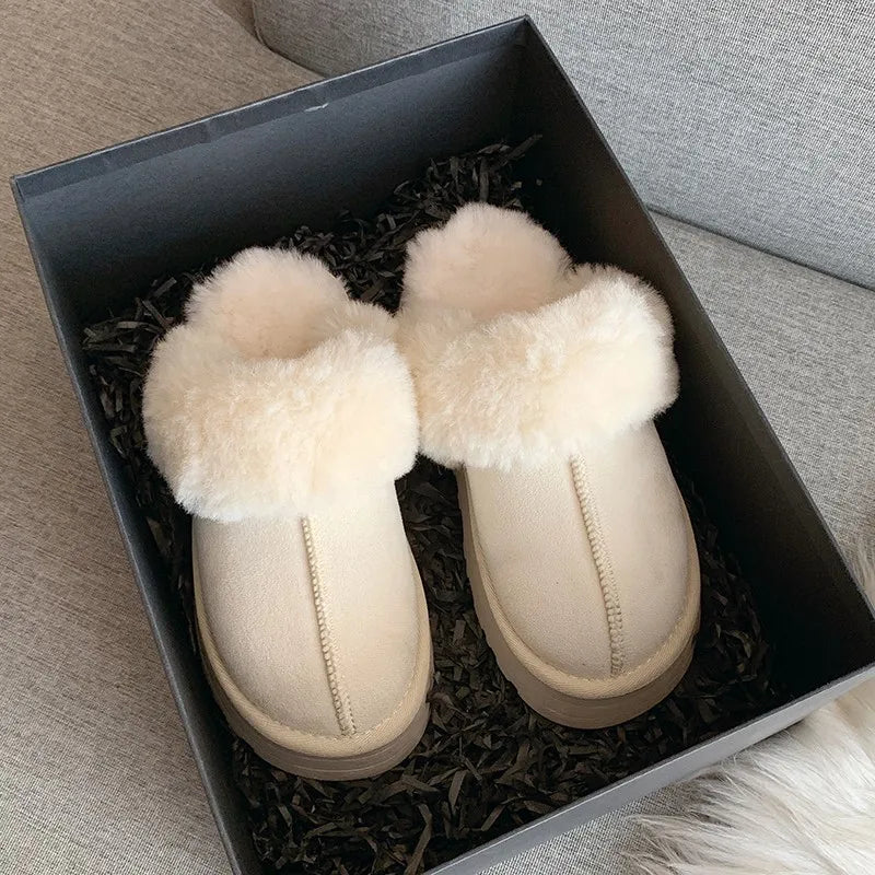 Stylish fur slippers for women 