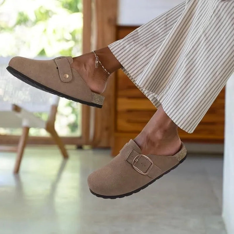 Sabots en Cuir Suede avec Grande Boucle moka5