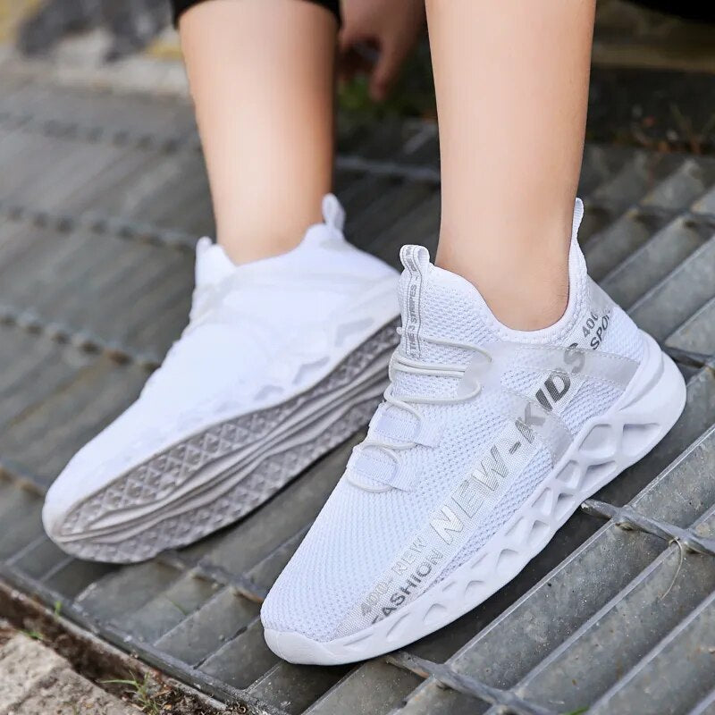 Knitted sneakers for children 